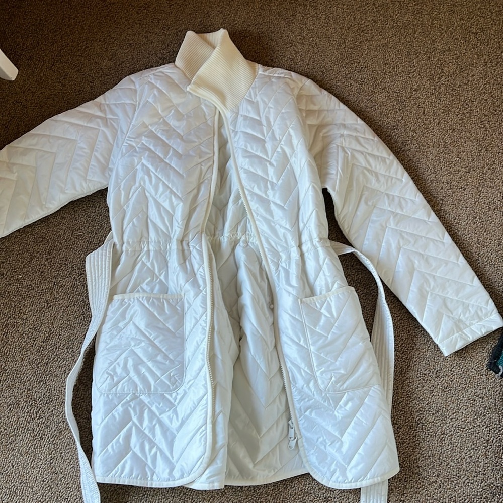 Beautiful Soft midweight Athleta coat NWOT